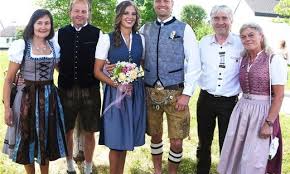 Ihr habt mit mir geweint, ihr sollt auch mit mir singen und lenchens gegenwart mit treu und lust umringen. Hochzeiten Im Landkreis Neumarkt Bilder Aus Neumarkt Mittelbayerische