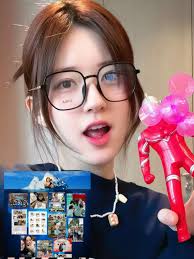 Support for Chinese Actors and Actresses, Especially Zhao Lusi