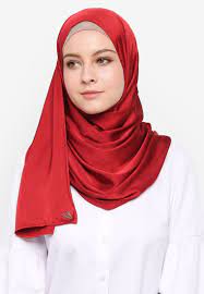 Best betullah shopping kat nadstylis ni. 150 Tudung Dan Hijab Raya 2018 Ideas Hijab Shawl Fashion