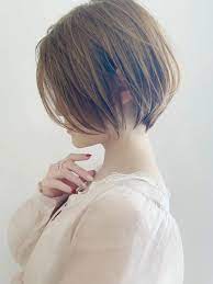 yahoo beauty ヤフービューティー stories 原宿 小林匠太さんのヘアスタイル 大人可愛い前髪長めのひし形ショートボブをご紹介 ヘアスタイルが気に入ったらスタイリストを指名して予約することができます ショートのヘアスタイル ハンサムショート ショートヘア
