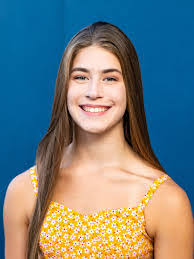 Anna Taravella's Instagram, Twitter & Facebook