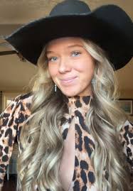 avery gray (@_averyjgray)