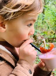 🍓 AARDBEIENTOCHT ZONDAG 14 JUNI 🍓 De weersvoorspelling voor dit weekend  ziet er goed uit, dus is het weer tijd voor een échte aardbeientocht! Vanaf  10.00 uur kunt u vertrekken vanuit startpunt