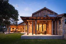 Hill country equestrian lodge, bandera: Modern Rustic Barn Style Retreat In Texas Hill Country