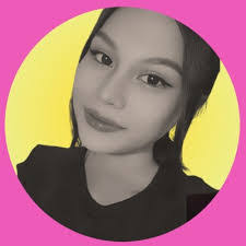 Kim Latimer's Instagram, Twitter & Facebook