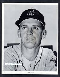 1961 MANNY'S Johnny Kucks KC ATHLETICS UNSIGNED 7-7/8 x 10 ORIGINAL B&W  PHOTO #2