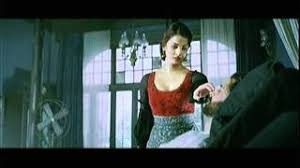Sau Gram Zindagi Lyrics Translation Guzaarish Hindi Bollywood Songs Bas itni si tum se guzaarish hai guzaarish hai yeh jo baarish hai, dekho na yeh jo baarish hai iss mein teri baahon mein marr jaaun bas itni si, chhoti si ik khwaish. sau gram zindagi lyrics translation