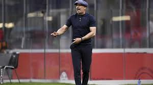 Tačno je da je došao na večeru i zamolio mog oca za dozvolu da me. Serie A Sinisa Mihajlovic Bologna Coach Says I D Rather Not Play Next Season Without Fans Bbc Sport