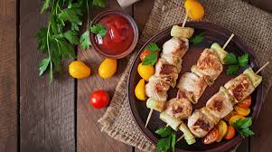 La carne in gelatina è un tipico piatto delle feste che si consuma freddo, come antipasto o come secondo, ottimo per riciclare pollo, tacchino, brasato, verdure. Riciclare Il Pollo Avanzato 5 Ricette Per Riutilizzare Con Gusto