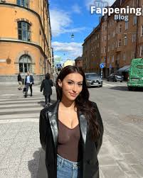 Clara Gomez  Claraatwork  claragomezz Nude Leaks OnlyFans Photo 1 |  TheFappening