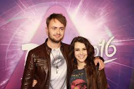 Közösségi oldalán posztolta a szexi képet az énekesnő. File A Dal 2016 Berkes Oliver Toth Andi 2016 02 27 Jpg Wikimedia Commons