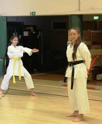 Karate in lehi on yp.com. Karate Die Kampfkunst Fur Alle Die Ihr Selbstbewusstsein Starken Wollen