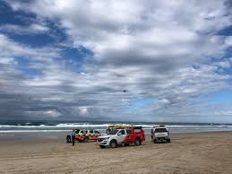 New doco 'girls can't surf' looks amazing, kipp caddy's insane shippies bomb, and surf lakes now the best wave pool in the world? Nbn News Great White Shark Mauls Queensland Surfer