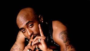 Twuːpat͡s) и makaveli, при рождении лесэйн пэ́риш крукс (англ. 5 Enduring Conspiracy Theories About Tupac