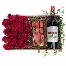 Boxes for flowers and wine. Alaric Flowers Scarlet Box Flower In A Box Nyc Same Day Delivery