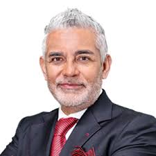 editora Deborah Holtz