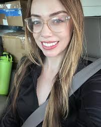 Miranda Meeks (@mirandameeks) • Instagram photos and videos