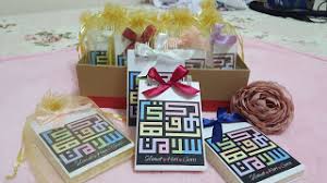 Hadiah yang cocok untuk guru perempuan seputaran guru. Hadiah Hari Guru 2017 Coretan Anuar