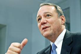 Blockbuster Tries to Recast Itself