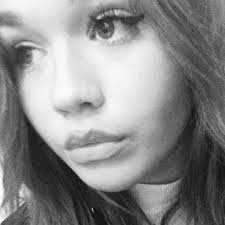 Stream Emilia Wall music