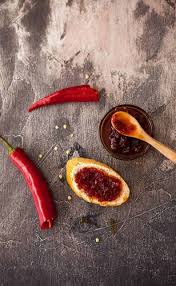 Daca nu reusim sa scoatem ca la carte semintele, nu e nici un bai… se vad frumos in borcan! DulceaÅ£Äƒ De Ardei Iute Produs TradiÅ£ional Romanesc 100 Natural