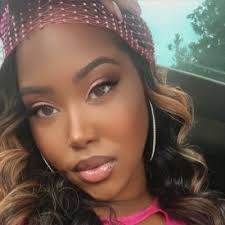 Shayla Rose's Instagram, Twitter & Facebook