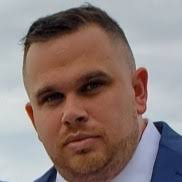 90+ perfiles de «Douglas Summers»