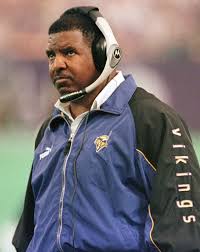 7 22 16 Former Vikings Head Coach Dennis Green Has Passed Away At The Age Of 67 Green Was The Head Nfl Coaches Vikings Football Minnesota Vikings Football