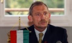 Hétfőn munkába álló új vezérigazgatója a media1 értesülése szerint állománygyűléssel kezd, ahol bemutatkozását követően jelentős. Adatbazis Speder Zoltan K Monitor