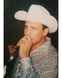 Año 2004, acompañado de la banda Chilolo #ValentinElizalde #ElGalloDeOro