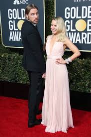 Shepard, 46, posted a shot of bell, 40, doing yoga on. Dax Shepard Proposed To Kristen Bell For This Reason