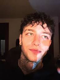 Ryan Ryans and Uma Jolie