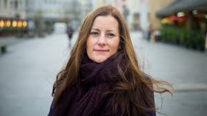 „die linke hat insgesamt 136 änderungsanträge eingebracht, mit denen wir die gröbsten ungerechtigkeiten schwarzgrüner haushaltspolitik ausgleichen und unsere schwerpunkte für einen echten. Janine Wissler Wir Wollen Ja Die Gesellschaft Verandern