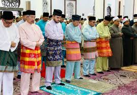 Dapatkan sumber paling boleh dipercayai kuala lumpur waktu athan (azan) dan namaz dengan waktu solat mingguan dan jadual waktu solat mingguan kuala lumpur. Solat Sunat Eidul Fitri 8 30 Pagi Seluruh Selangor Selangorkini