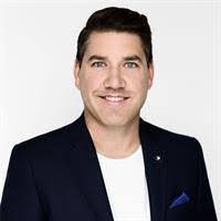 Sandra Lalonde's Instagram, Twitter & Facebook