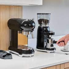 Smeg drip coffee pot can offer you many choices to save money thanks to 13 active results. Smeg Ecf01 Espresso Coffee Maker Ambientedirect