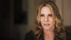 Woman Dies, Meets Jesus Face to Face in Heaven, Gets Brought Back to Life:  'She Wrote I-T-S-R-E-A-L'