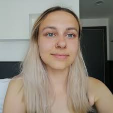 Steph Adams (@SteshkaAdams)