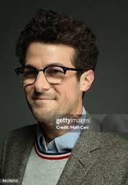 12 Photos & High Res Pictures