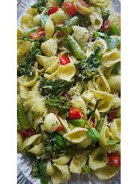 Hannah and emily both said they'd found a new favorite pasta salad. Pesto Pasta Salad Brown Box Catering