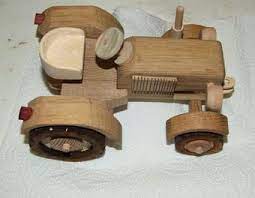 .holzspielzeug selber bauen spielzeug traktor : Traktor Aus Holz Dekoration Holzarbeiten Holzspielzeug Traktor Zugmaschine Holzspielzeug Selber Bauen Holzspielzeug Spielzeug