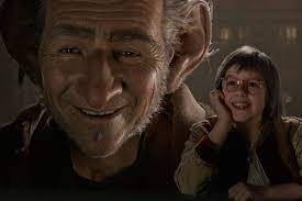 A pequena órfã sophie, de dez anos de idade, embarca em uma grande aventura quando encontra um gigante amigável que, apesar de sua aparência assustadora, se mostra uma alma bondosa. Spielberg Eu Entendo A Solidao Do Bom Gigante Amigo Veja
