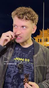 Fried spider 🕷️ where and how to eat in Cambodia 🇰🇭