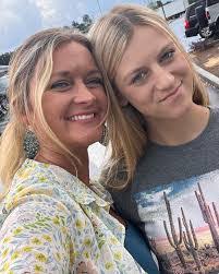 Rhonda Cain's Instagram, Twitter & Facebook