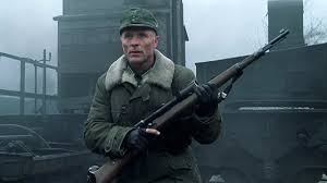 As a russian sharpshooter squares off against an elite german sniper during wwii, he finds himself — and his friend — falling for the same woman. Enemy At The Gates Ed Harris Youtube