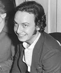 Vous trouverez ici les notes de cours destinées aux différentes sections de l'iad, ainsi que les divers exercices vus durant mon cours de programmation as3 en 1ère multimédia, bon courage ! Alex De Benedetti Movies Bio And Lists On Mubi