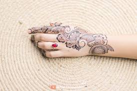 Latest Stylish Mehndi Design Back Hand Easy Trick Mehndi Design 2020 Mehnditraining In 2020 Latest Mehndi Design Images Mehndi Design Images Latest Mehndi Designs