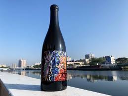domaine l ecu le temps des copains riesling memoria 2017 riesling domaine beer bottle