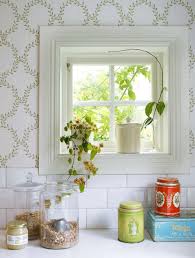 Hitta din favorittapet att forgylla dina vaggar med. Lantliv Mitt I Stan Garden Living Vintage House Country Kitchen