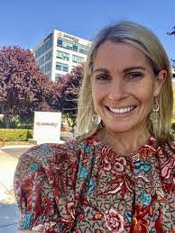 Rachel Kamps's Instagram, Twitter & Facebook